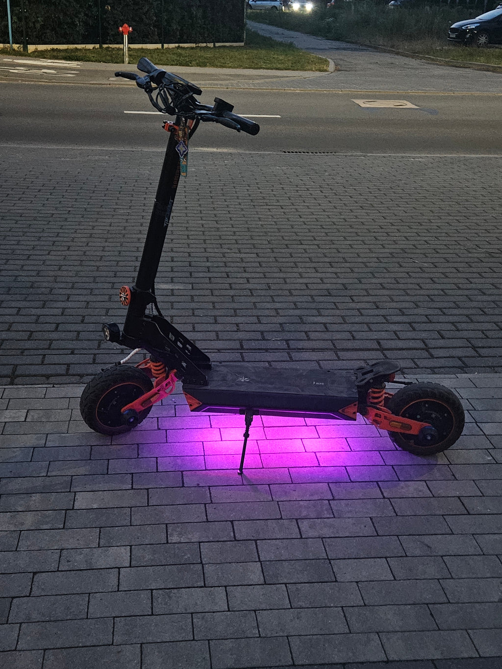 Światła led do hulajnogi elektrycznej sterowane pilotem.